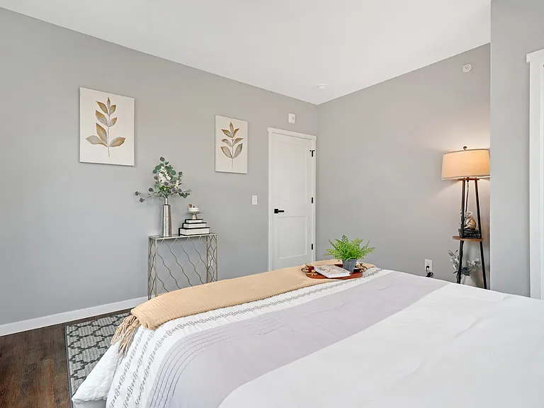 2432 Chicago Ave S #201 — Photo 19