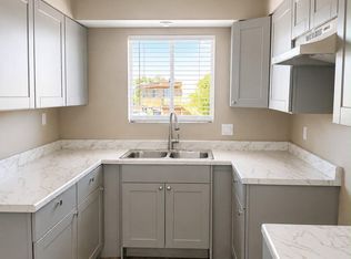 4714 E BELLEVIEW Street, Phoenix, AZ 85008