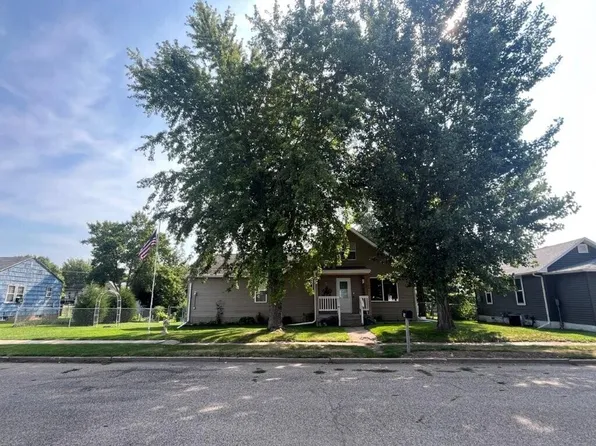 306 4th Ave W, Mobridge, SD 57601