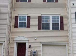 198 Tidewater Ter, Falling Waters, WV 25419