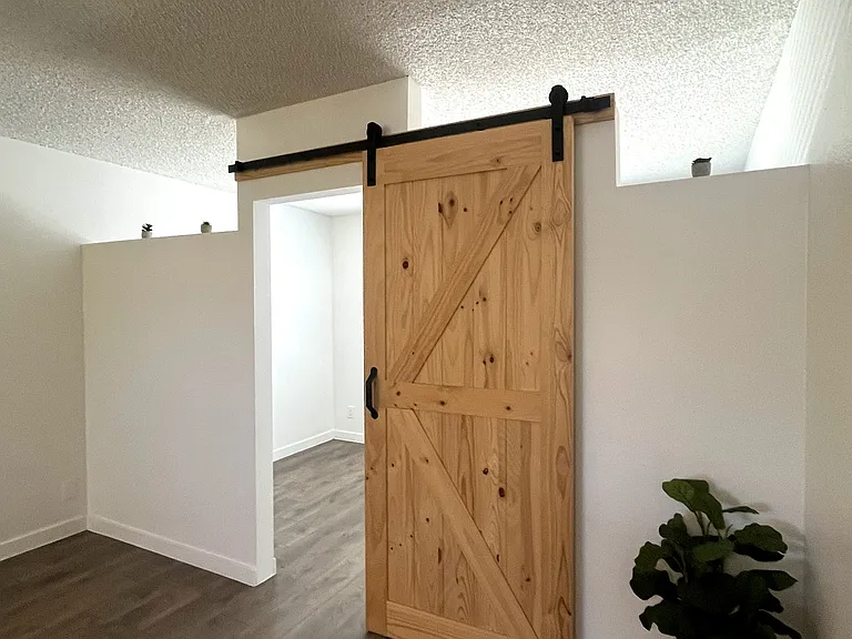 5548 Yarmouth Ave #1 — Photo 9
