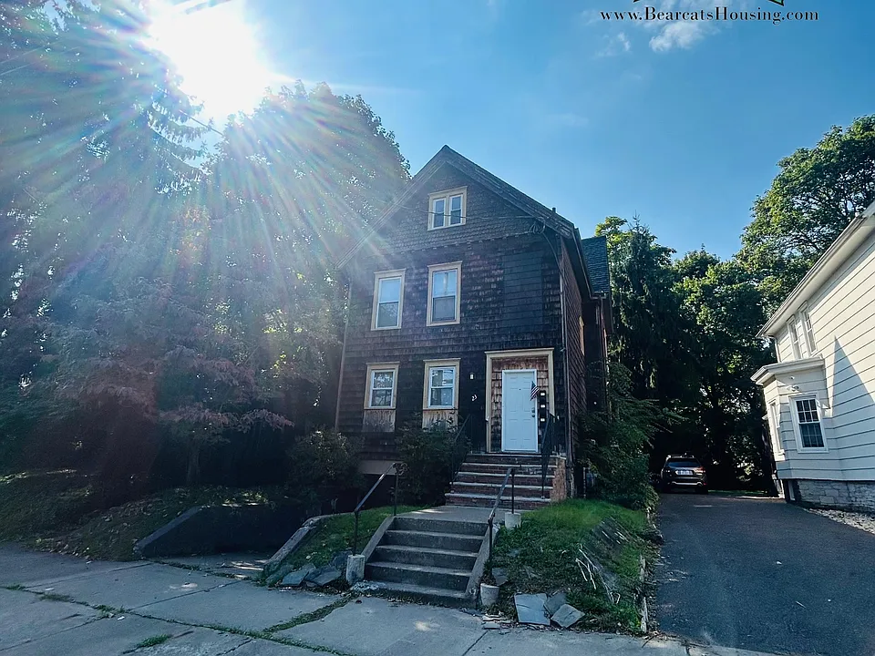 23 Oak St