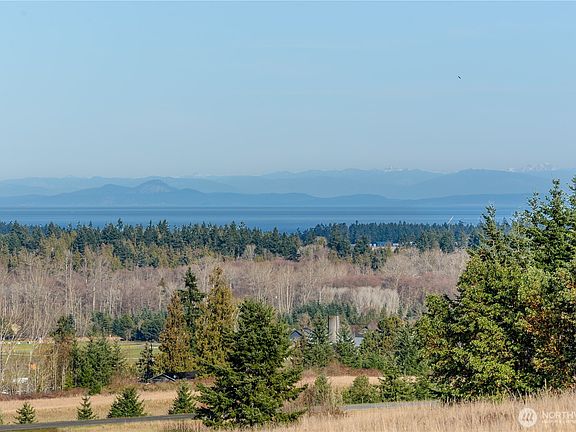 4th image of 21 American Eagle Drive