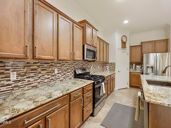 3rd image of 2542 S CANFIELD --