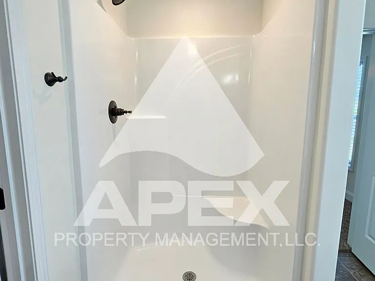 8029 Poplar Grove Ln — Photo 14