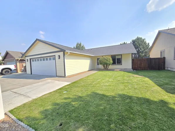 577 SE Sugar Pine Way, Madras, OR 97741