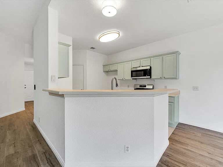 1707 Primrose Ln — Photo 10