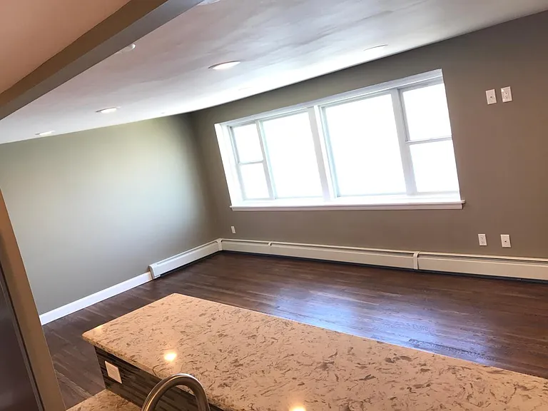 11 Dorchester St #7 — Photo 4
