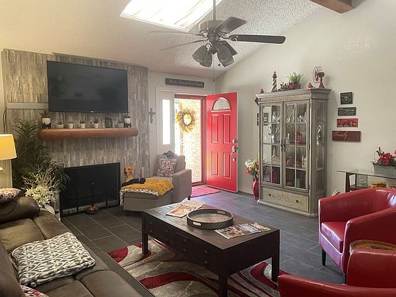 2nd image of 5118 Fairway Dr