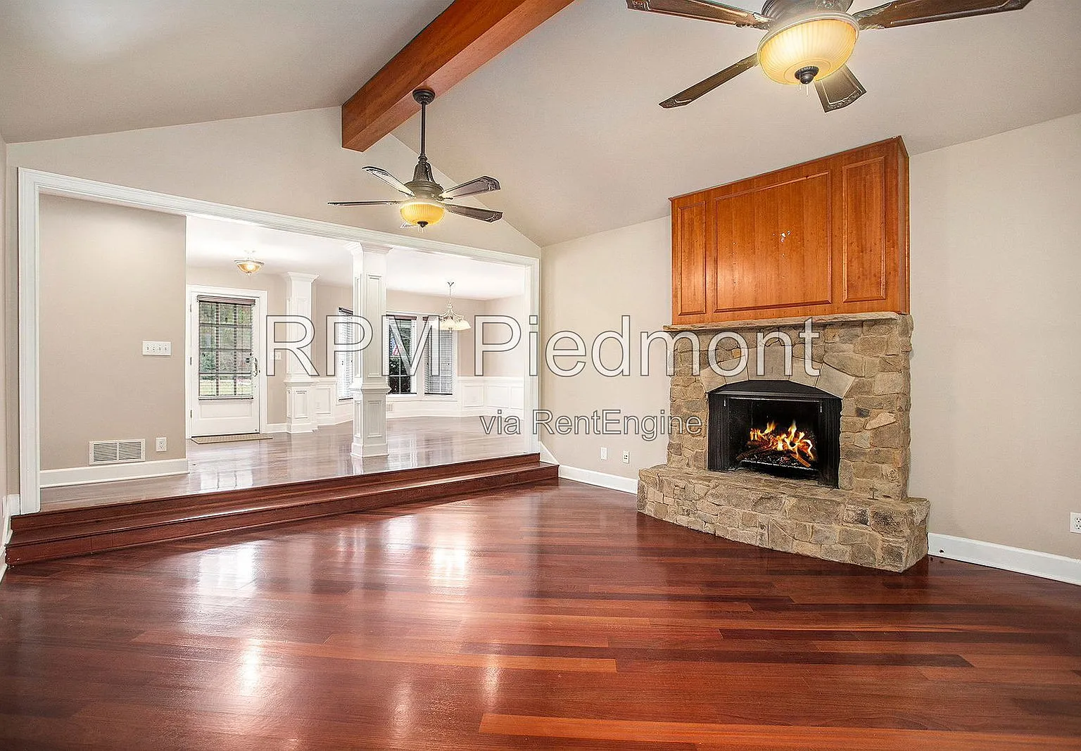 5 bed, 3.0 bath, 3086 sqft, $4,500 — Photo 2