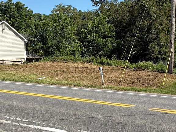 5th image of 3668 Finleyville Elrama Rd