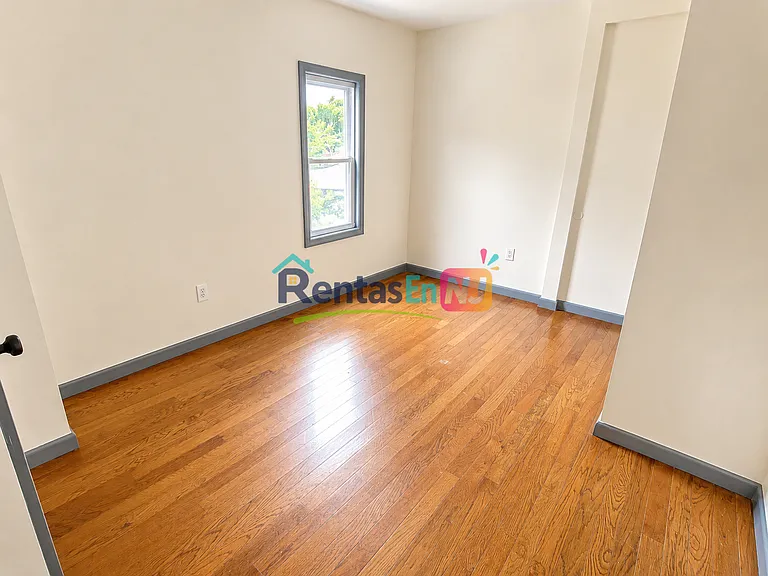 99 Alexander St #1A — Photo 3