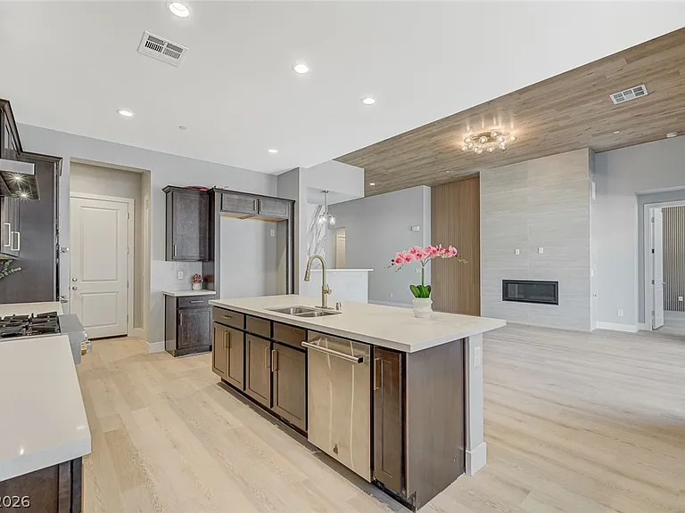 131 Robledo St — Photo 21