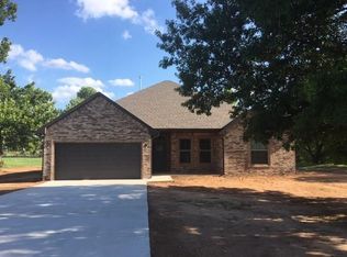 3952 N Horseshoe Dr, Guthrie, OK 73044
