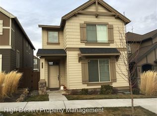 20768 NE Smoke Stack Ln, Bend, OR 97701