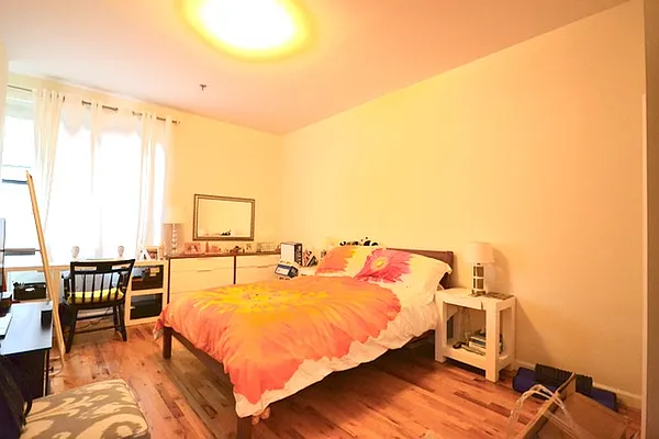 Rented by Bold New York | media 25