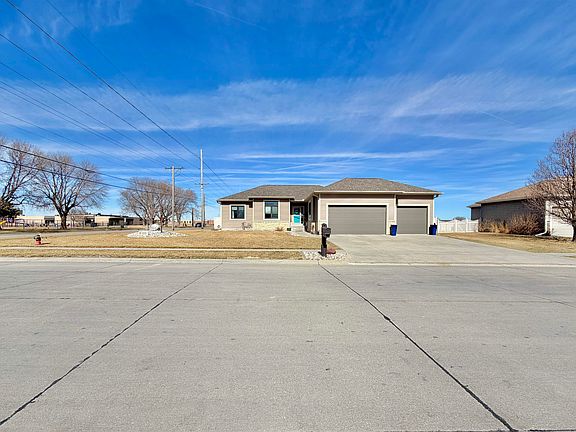 2nd image of 3226 37th St
