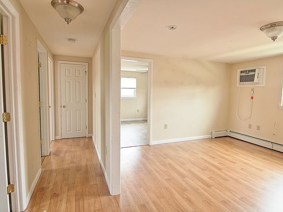 2nd image of 120 W Howard St APT B1