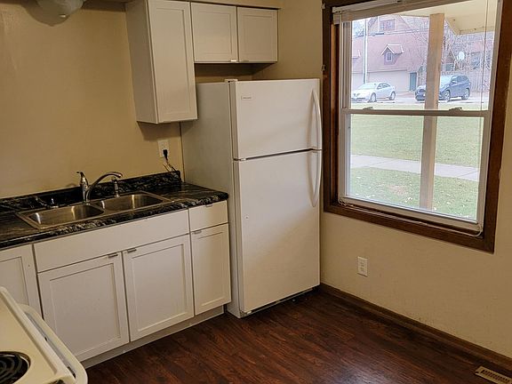 4th image of 724 Marshall Ave