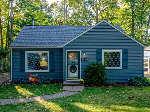 3890 W 226th St, Fairview Park, OH 44126
