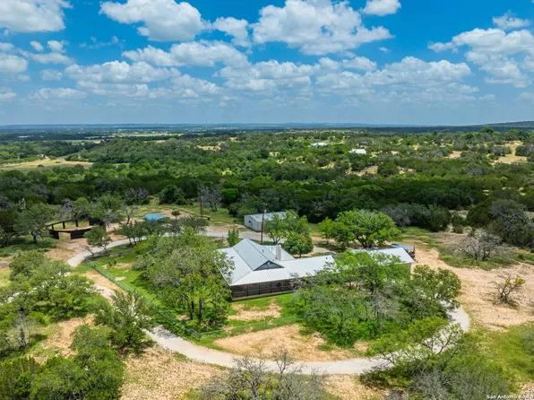 3157 Old San Antonio Road, Fredericksburg, TX 78624