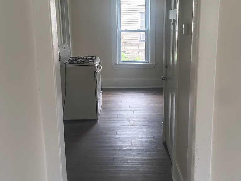 3222 Woodbridge Ave — Photo 3