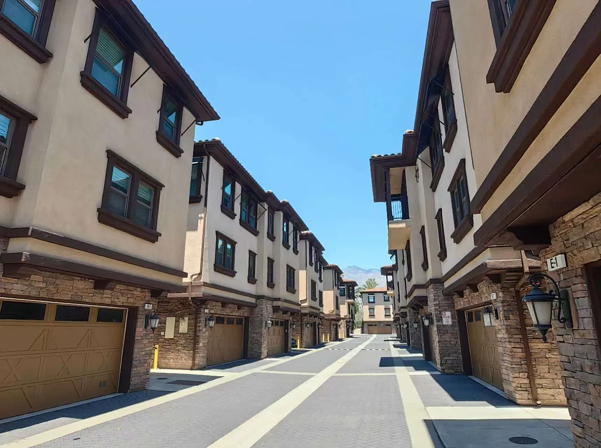 Building Photo - 656 W Huntington Dr #K2