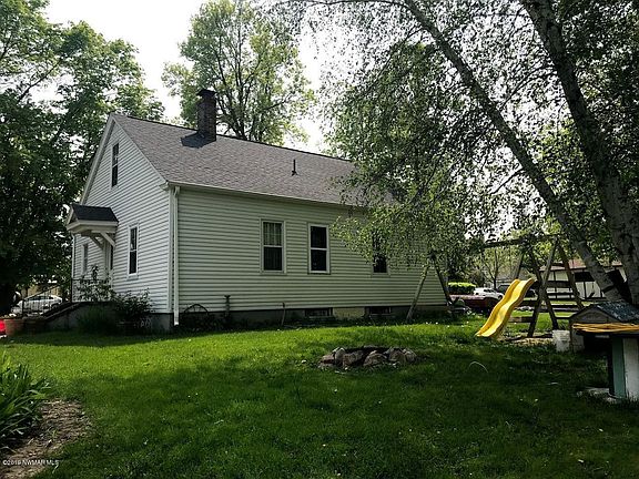 3rd image of 469 North Ave
