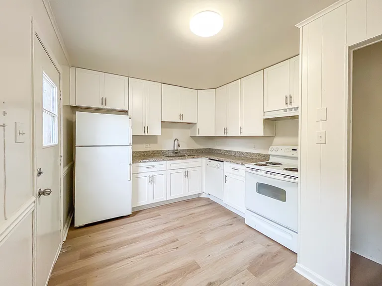 7 Fox Hill Dr #7 — Photo 6