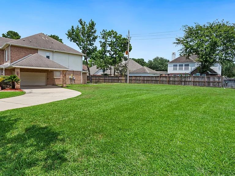 18714 Aquatic Dr — Photo 38