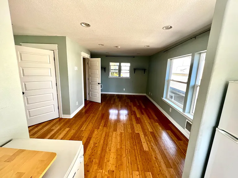 7321 NE 8th Ave #B — Photo 6