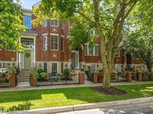 1107 Gilbert Ave, Downers Grove, IL 60515