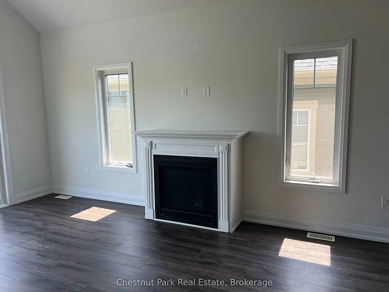 82 Kari Cres — Photo 10