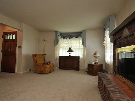 5th image of 435 Barrymore St