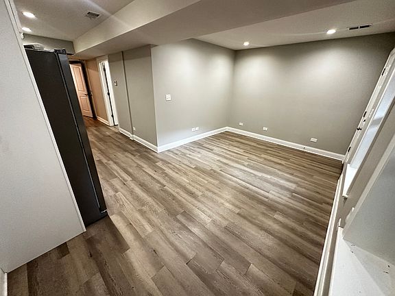 4th image of 3233 W Fullerton Ave #B