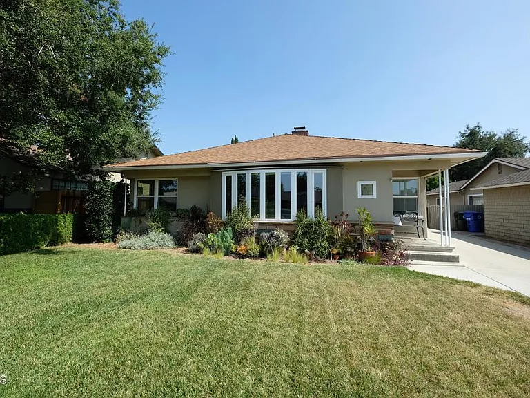 8321 Doris Ave — Photo 1