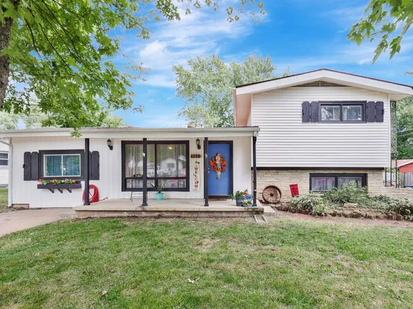 1320 N Prairie Ln, Derby, KS 67037