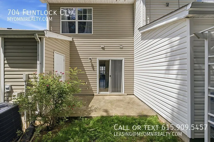 704 Flintlock Ct — Photo 2