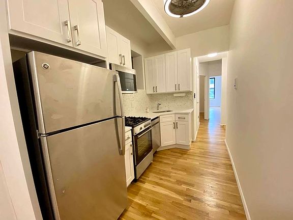 3rd image of 152 8th Ave APT 3S