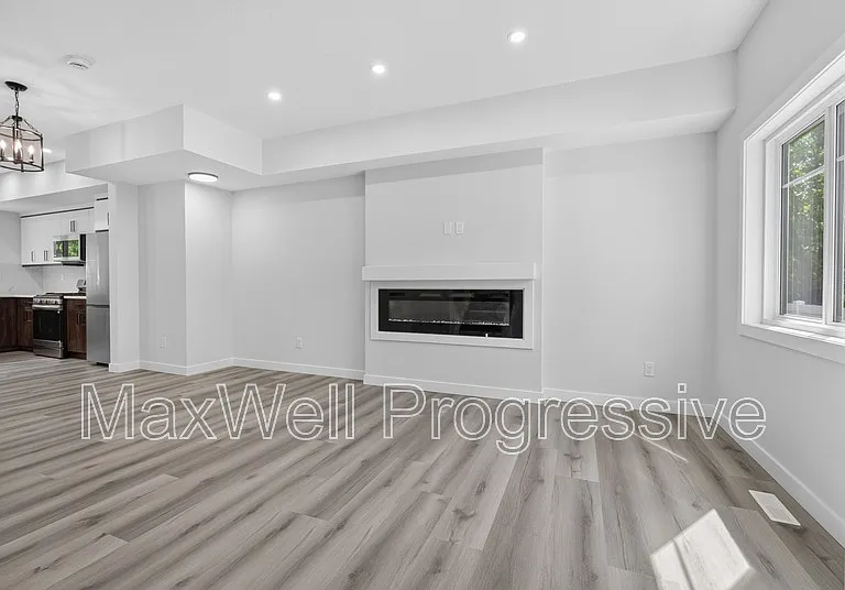 10821 112th St NW #1 — Photo 1