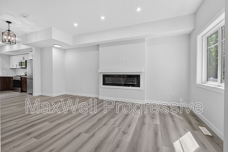 1st image of 10821 112th St NW #1