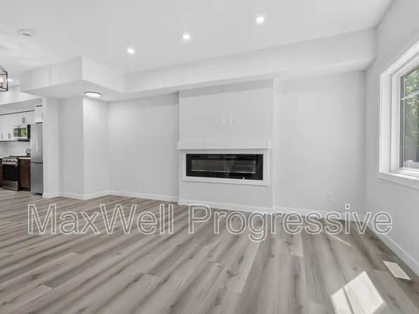 10821 112th St NW, Edmonton, AB