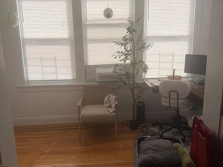 36 Courter Ave #1A — Photo 7