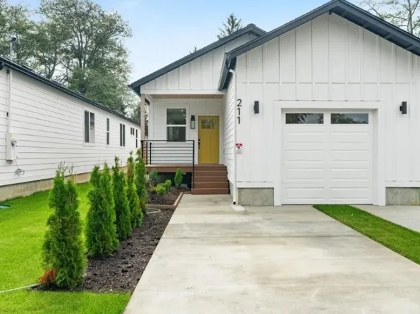 211 W Harriman St, Aberdeen, WA 98520