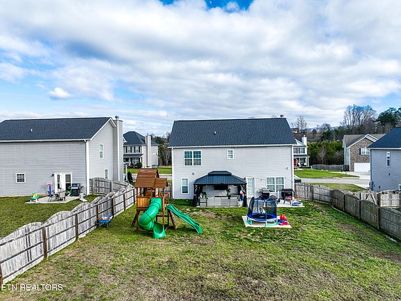 4th image of 3115 Dominion Dr