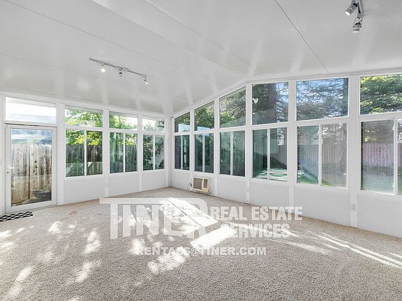 4th image of 3720 Lusk Dr