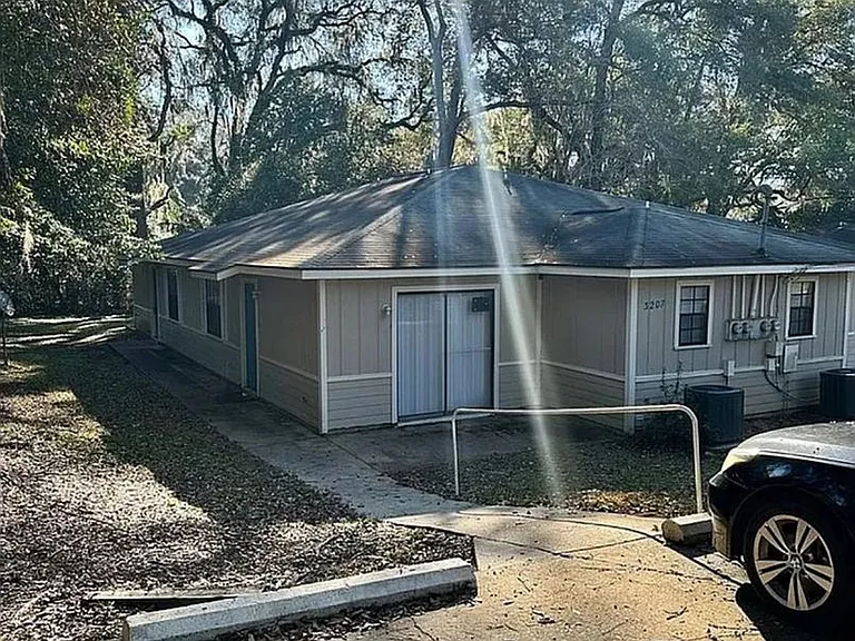 3207 Jim Lee Rd — Photo 1