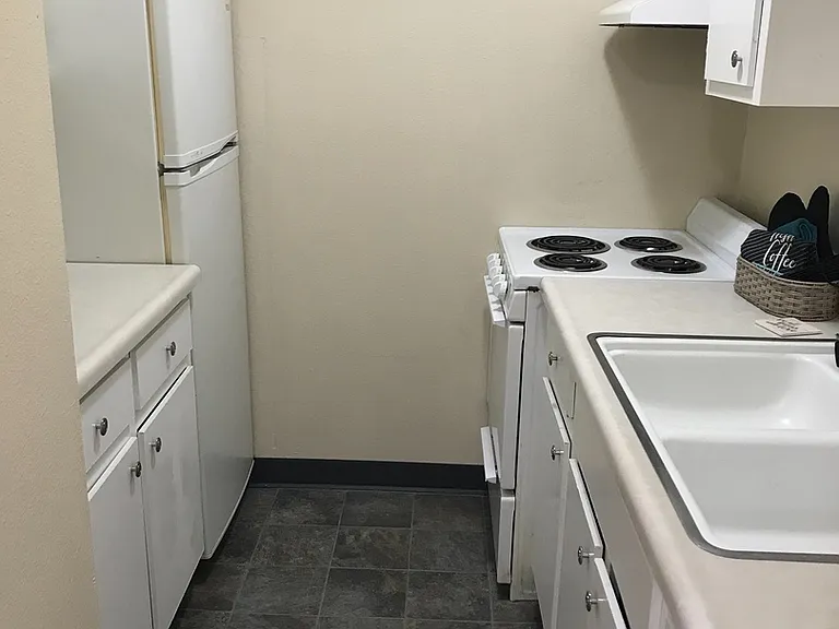 4009 Oakland Rd NE — Photo 9