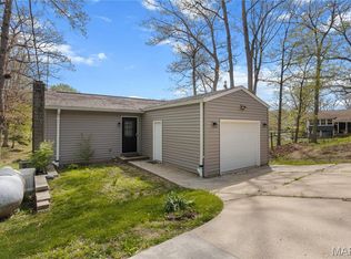 210 N Lake Dr, Hillsboro, MO 63050
