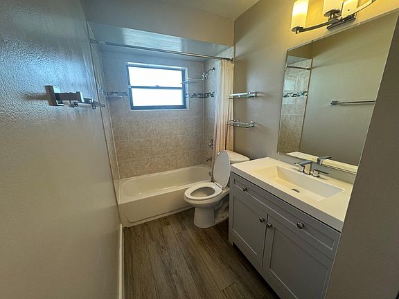 5th image of 17703 Carver Ave APT B